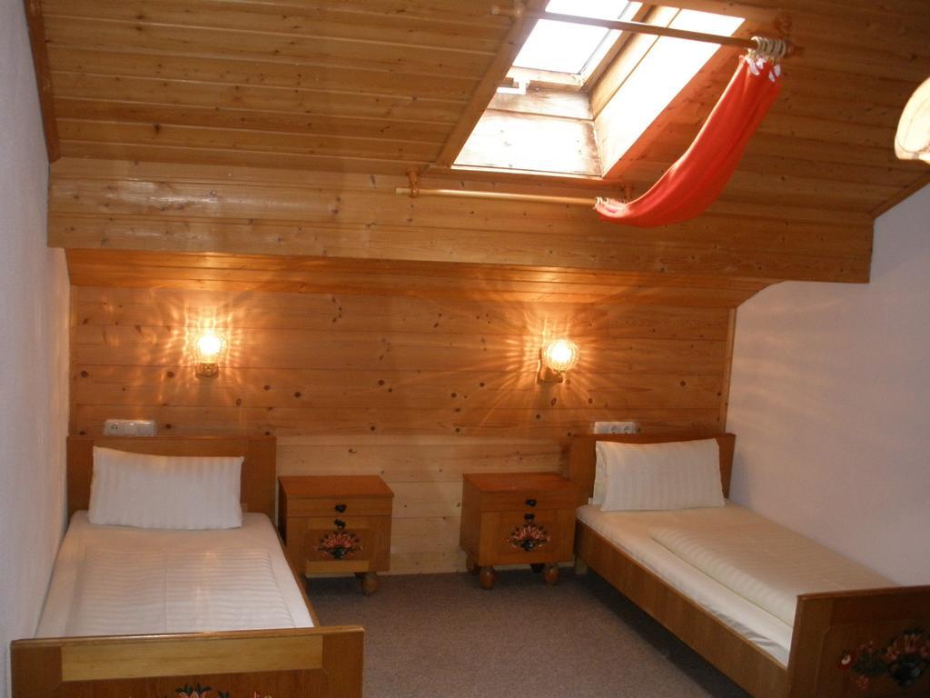 Alpengasthof Zur Loisach Hotel Grossweil Bilik gambar