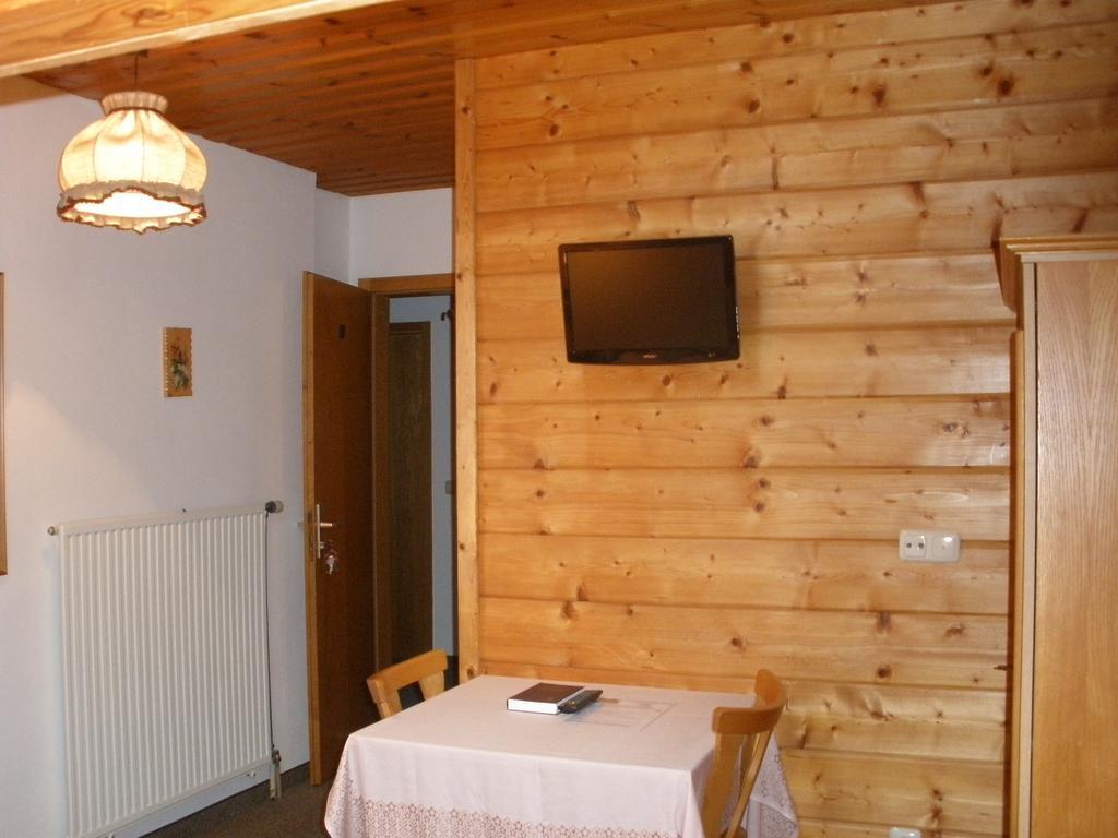 Alpengasthof Zur Loisach Hotel Grossweil Bilik gambar