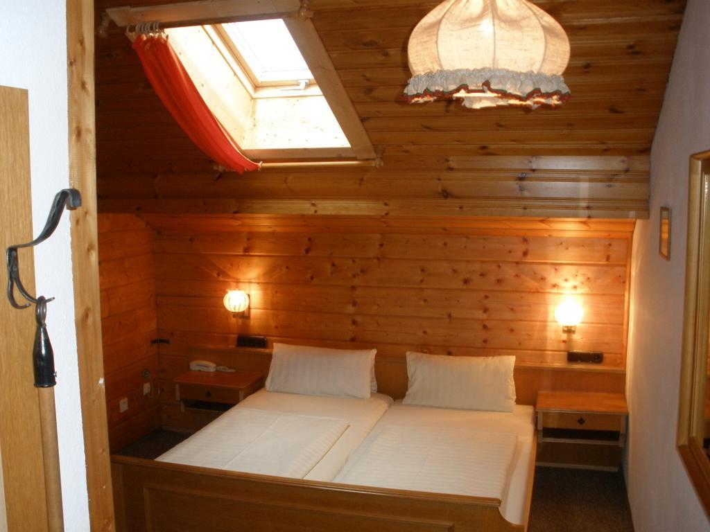 Alpengasthof Zur Loisach Hotel Grossweil Bilik gambar
