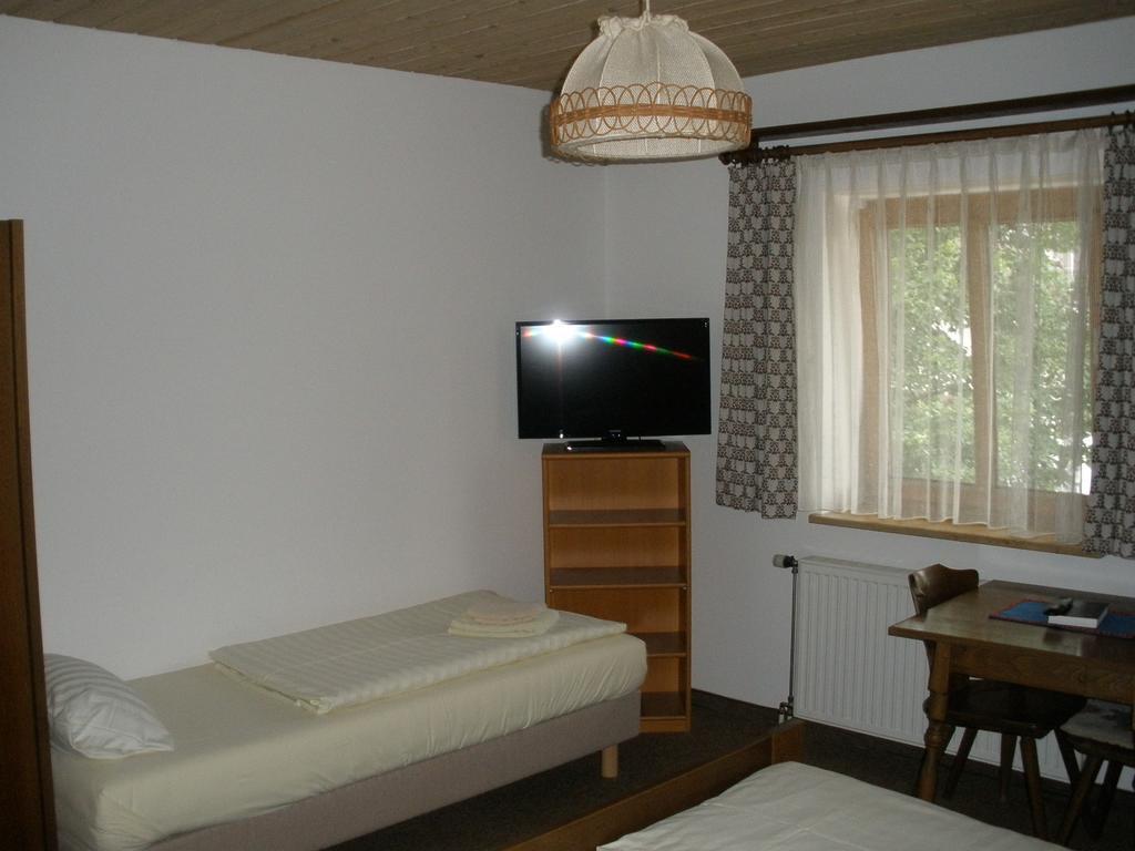 Alpengasthof Zur Loisach Hotel Grossweil Bilik gambar