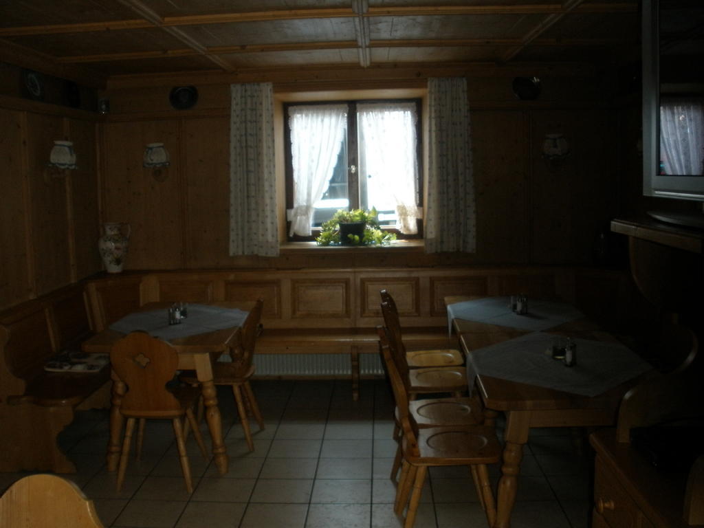 Alpengasthof Zur Loisach Hotel Grossweil Luaran gambar